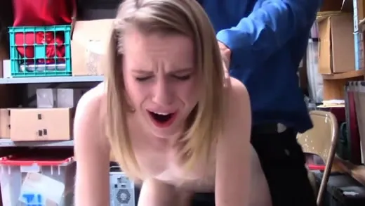 Imagen del video Catarina Petrov paga con sexo su fechor&iacute;a