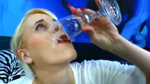 Imagen del video Fest&iacute;n de semen para una ninf&oacute;mana alemana