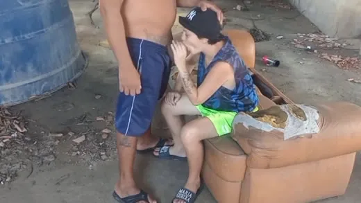 Imagen del video Lesbiana brasile&ntilde;a la chupa por dinero