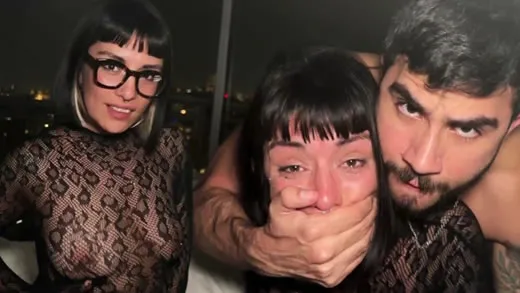 Imagen del video Estrella Xxx recibiendo unas fuertes nalgadas